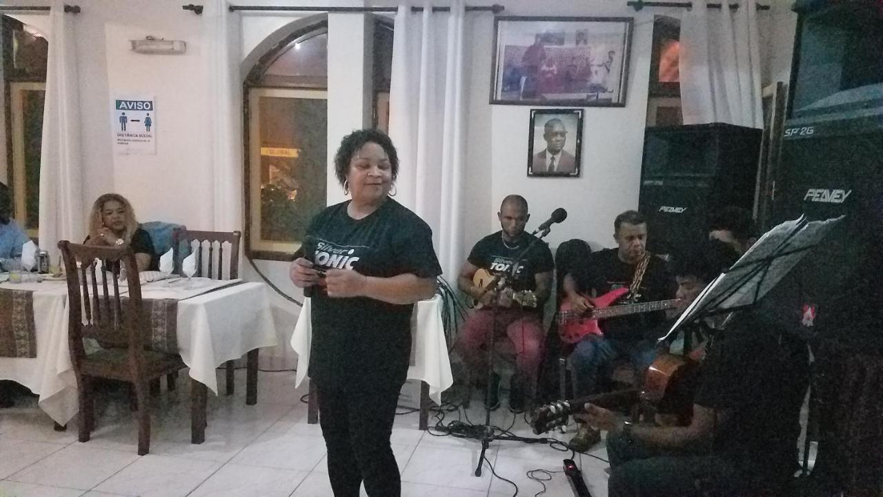 Chez Loutcha Residencial Hotel Mindelo Bagian luar foto