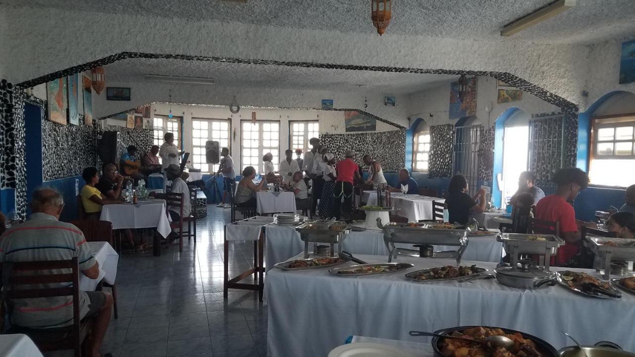 Chez Loutcha Residencial Hotel Mindelo Bagian luar foto