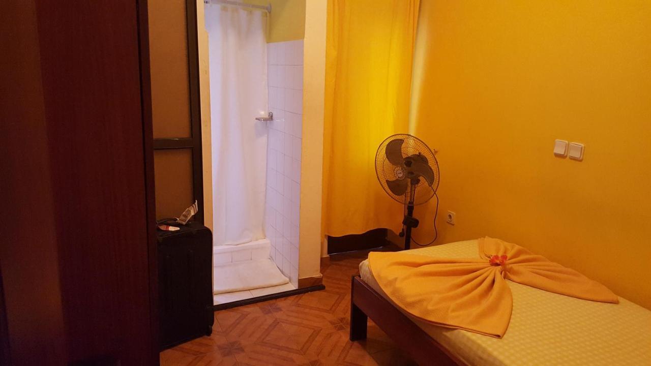 Chez Loutcha Residencial Hotel Mindelo Bagian luar foto