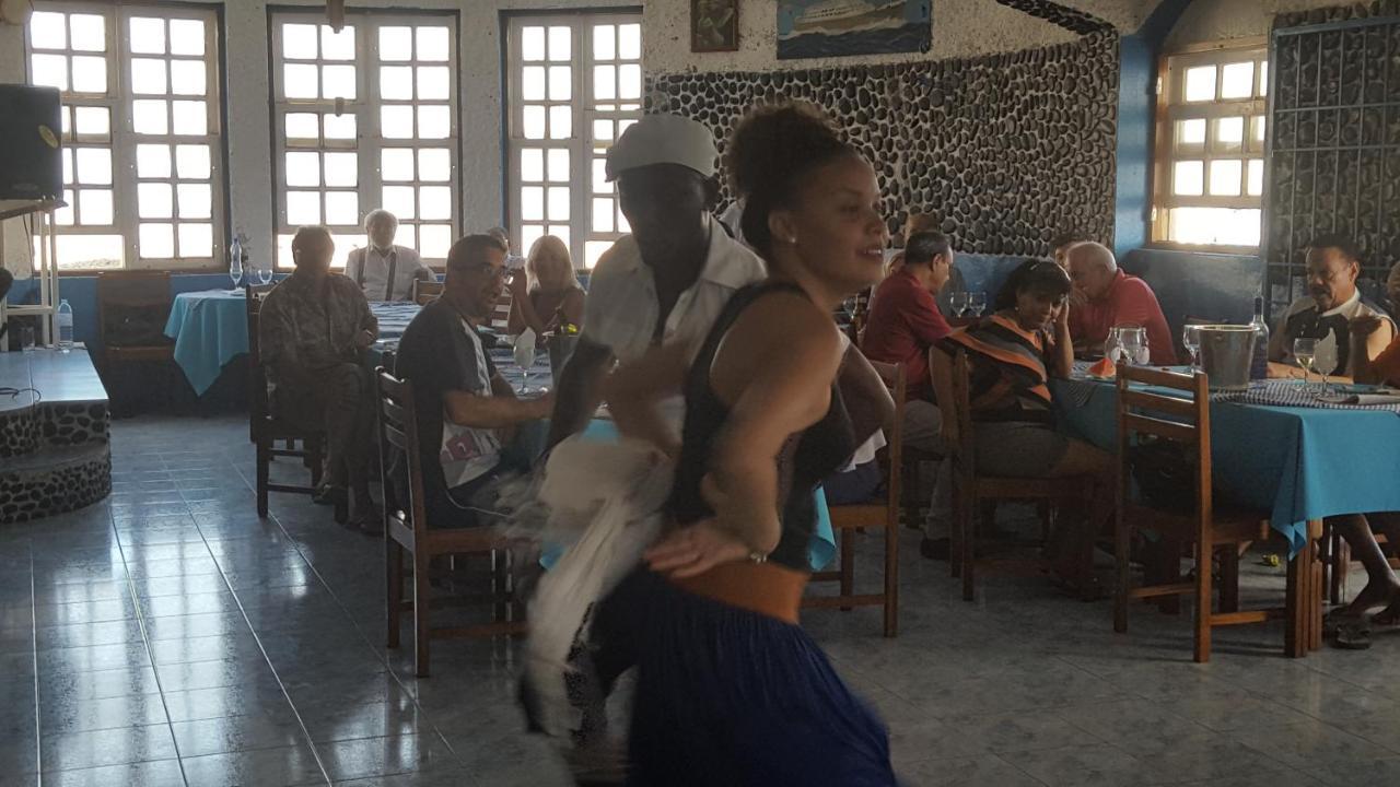 Chez Loutcha Residencial Hotel Mindelo Bagian luar foto